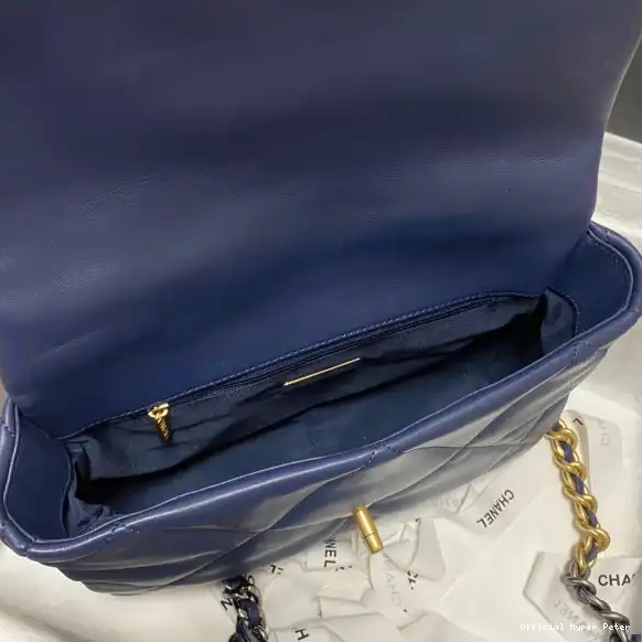 HyperPeter FLAP BAG 19 CHANEL 0528